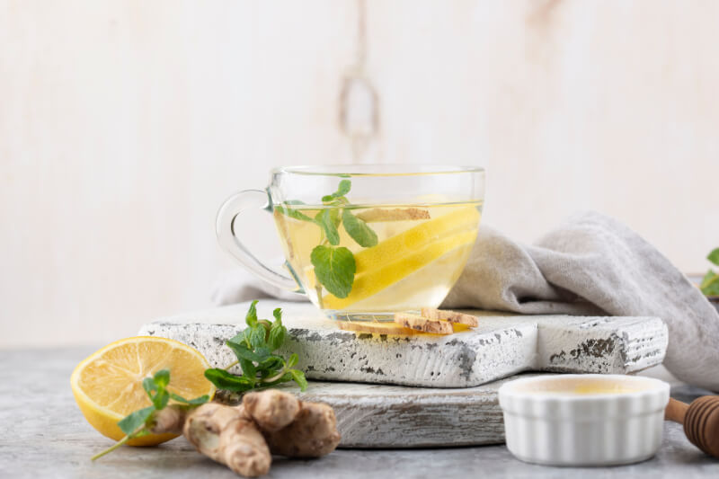 6 remèdes de grand-mère : citron, vinaigre, infusion, gingembre, thé vert, graines de lin